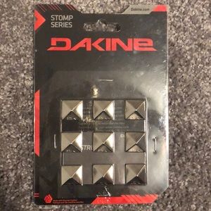 Dakine Stomp Series